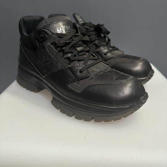 Louis Vuitton 2054 LV Trail line Virgil Abloh Run Away or 9 US 42 EU. - Picture 5 of 13